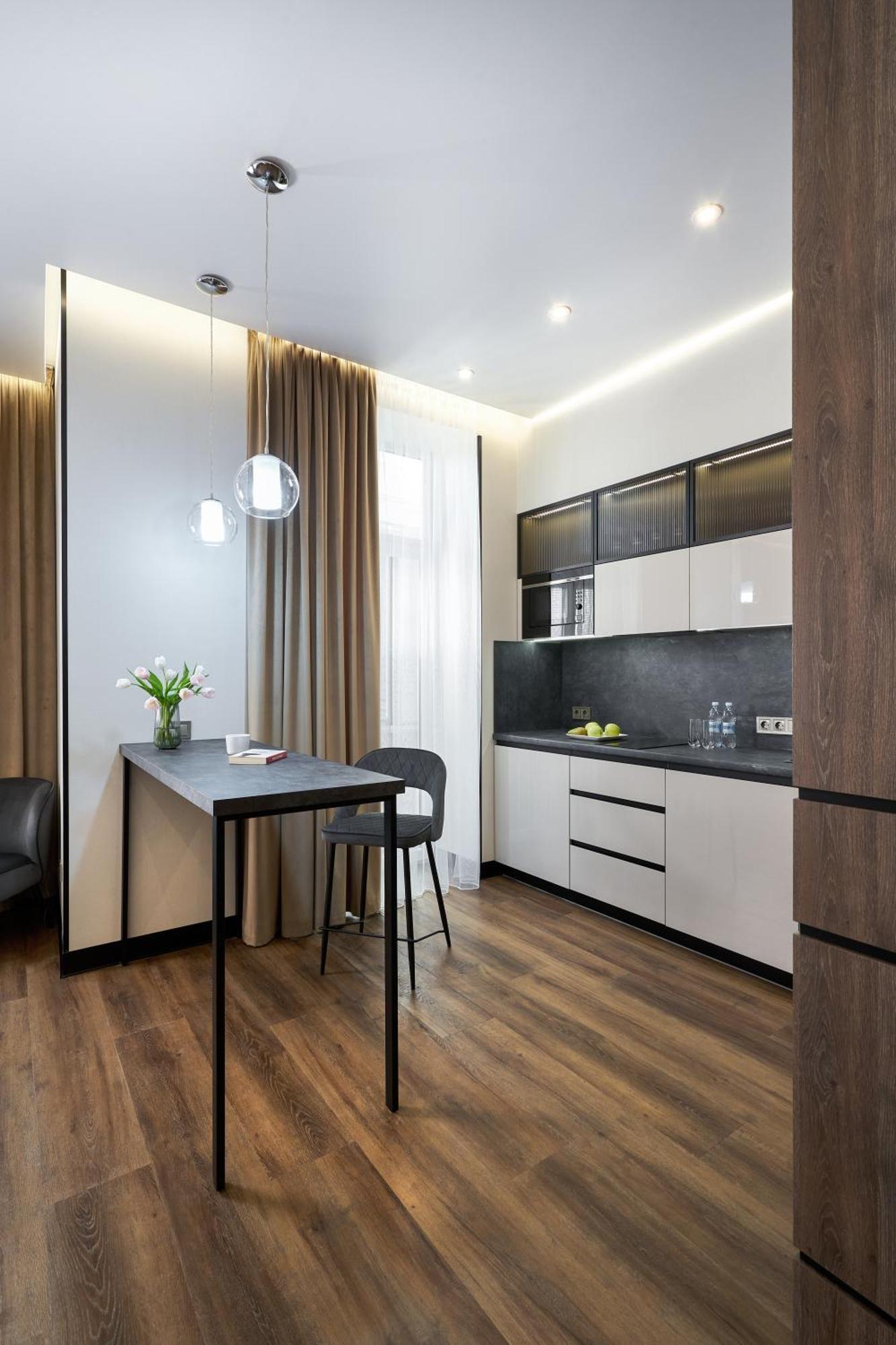 Bonapart Maidan By Uhm Kiev Buitenkant foto